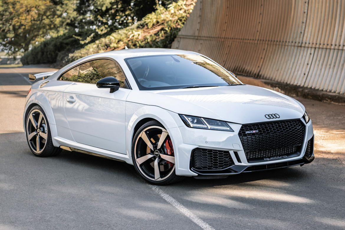 アウディ TT RS マニュアル – 完璧な5シリンダーエンジン