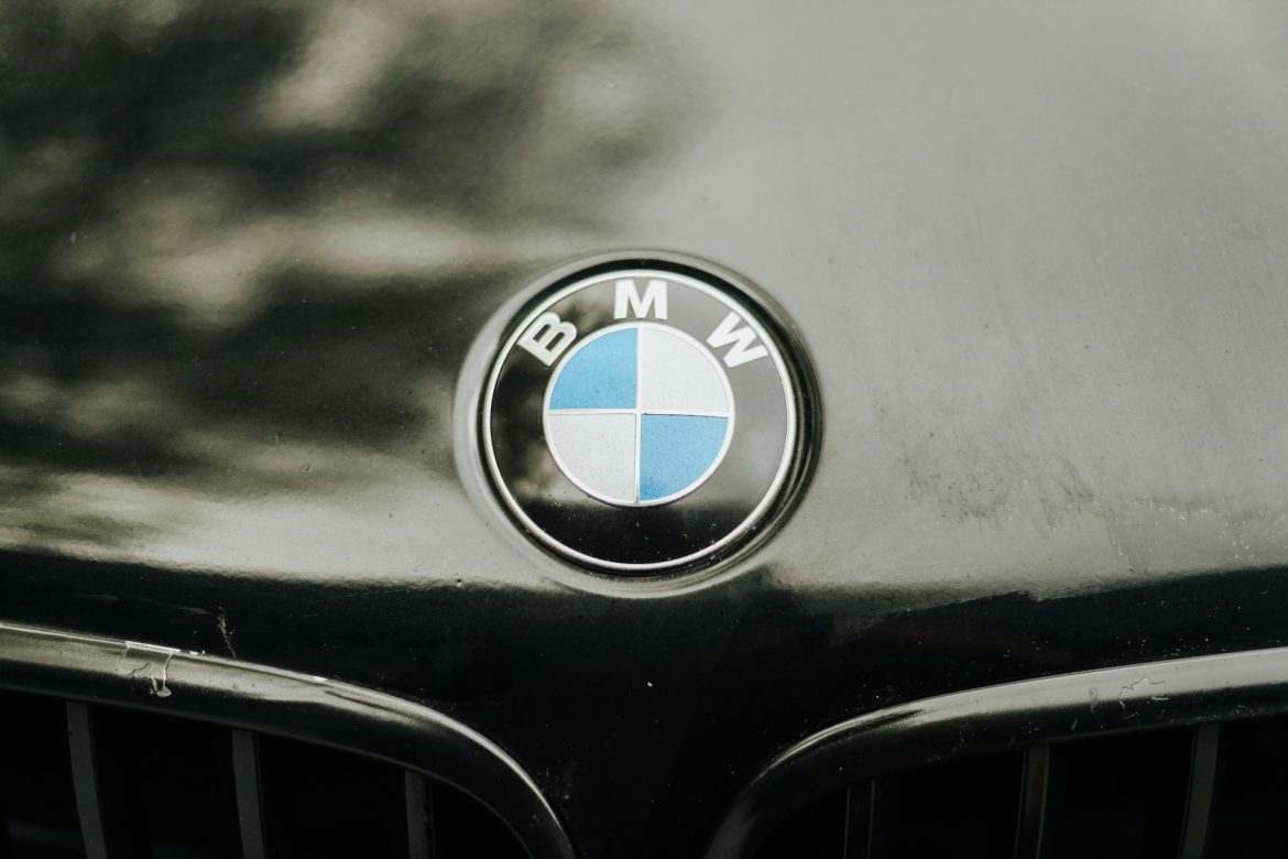 BMW、電動クーペ「i4」の魅力的なリースプランを発表
